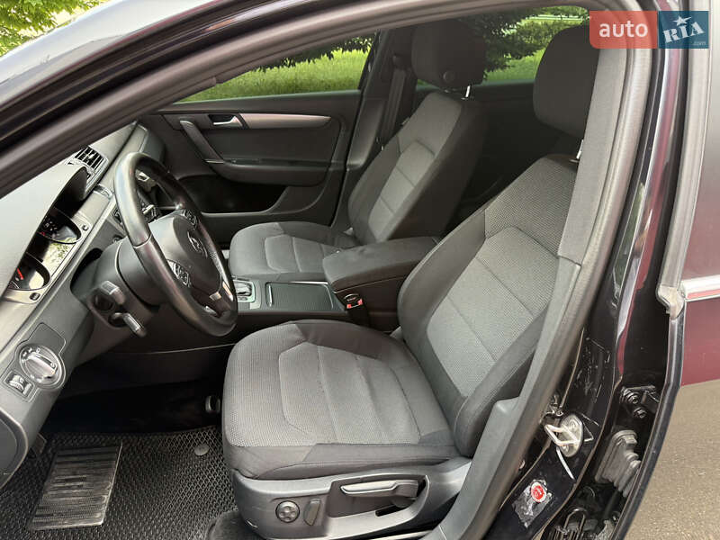 Универсал Volkswagen Passat 2014 в Киеве