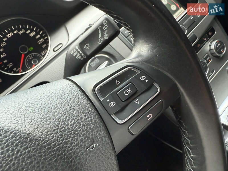 Универсал Volkswagen Passat 2014 в Киеве