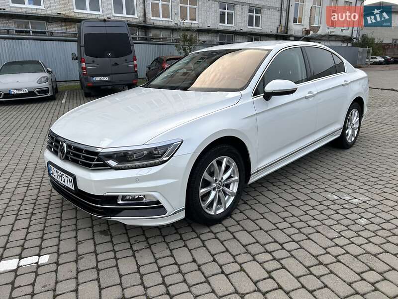 Седан Volkswagen Passat 2018 в Львове