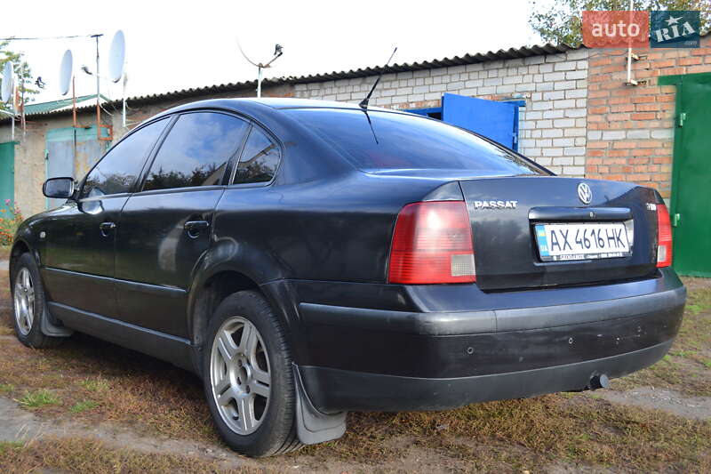 Седан Volkswagen Passat 2000 в Чутове
