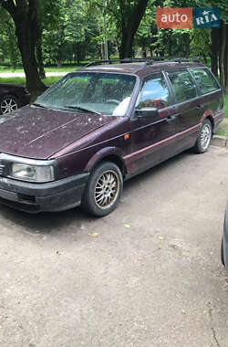 Універсал Volkswagen Passat 1993 в Києві