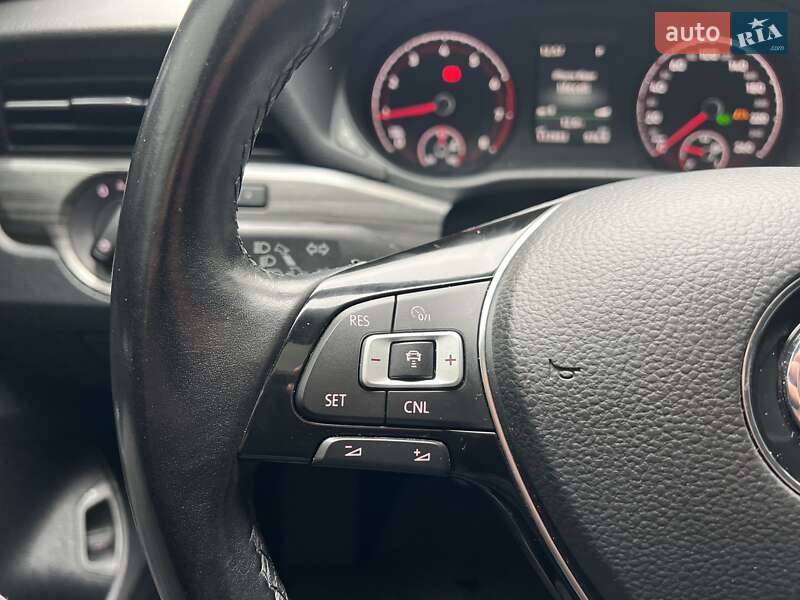 Седан Volkswagen Passat 2020 в Киеве