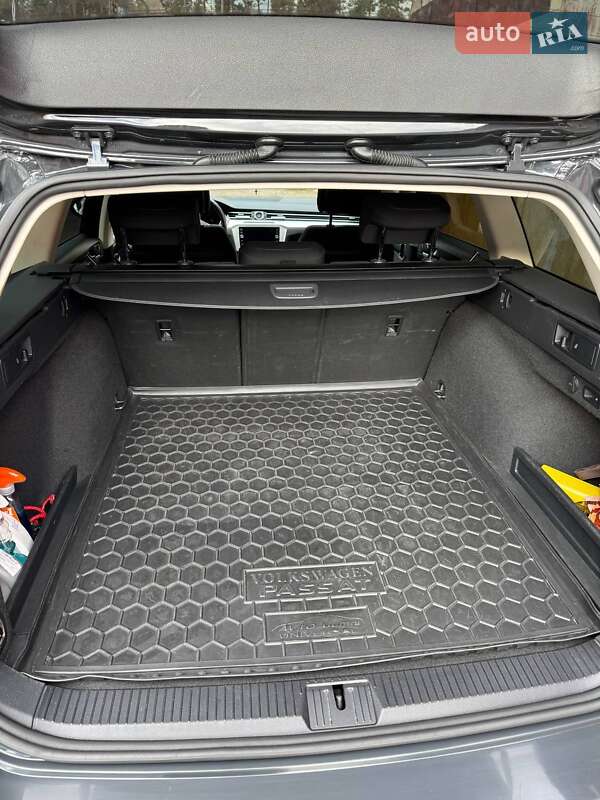 Универсал Volkswagen Passat 2018 в Киеве