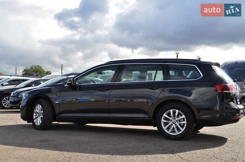 Универсал Volkswagen Passat 2022 в Киеве