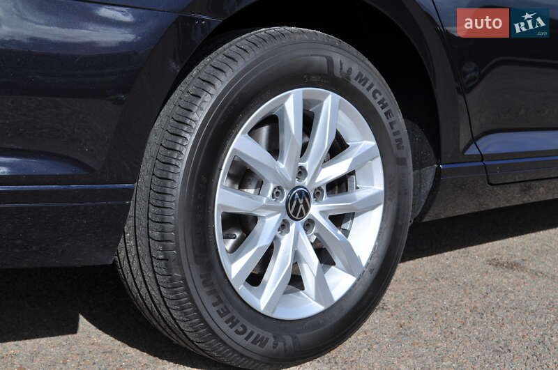 Универсал Volkswagen Passat 2022 в Киеве