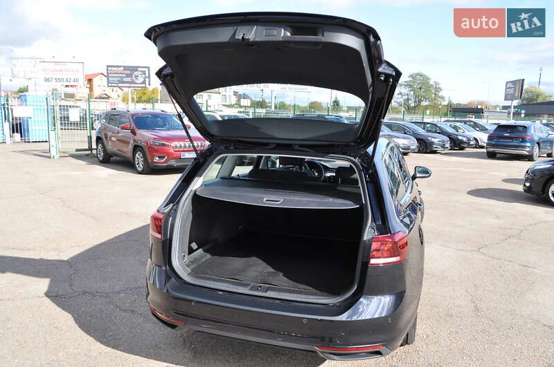 Универсал Volkswagen Passat 2022 в Киеве