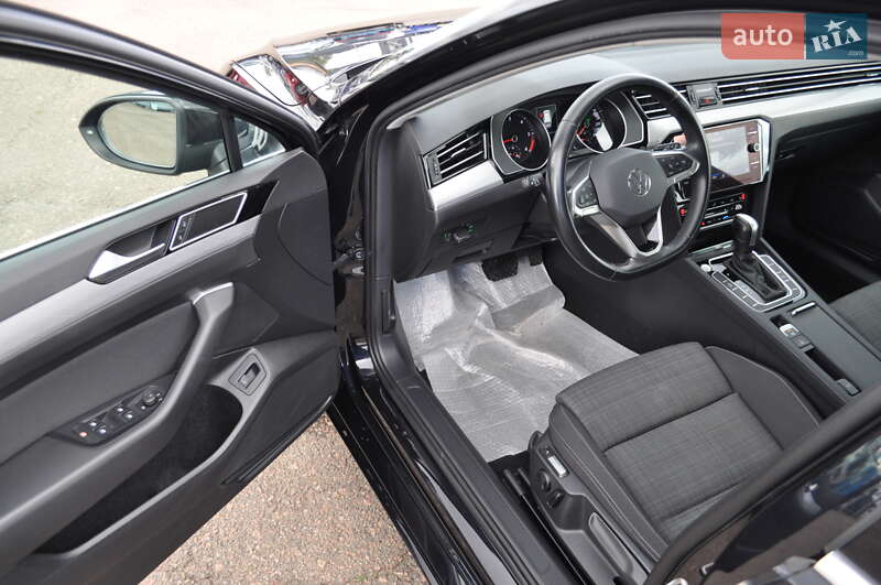 Универсал Volkswagen Passat 2022 в Киеве
