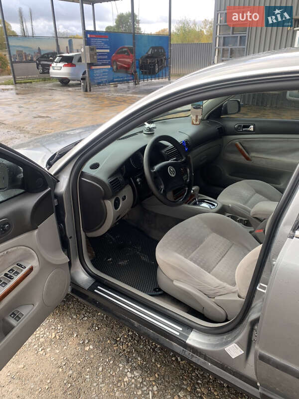 Седан Volkswagen Passat 2002 в Перемишлянах