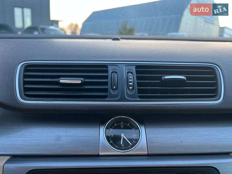 Універсал Volkswagen Passat 2011 в Львові фото 28 Універсал Volkswagen Passat 2011 в Львові