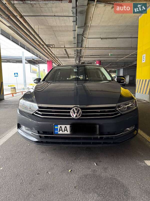 Универсал Volkswagen Passat 2018 в Киеве