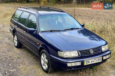 Универсал Volkswagen Passat 1995 в 