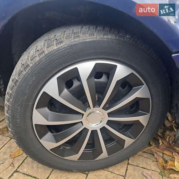 Седан Volkswagen Passat 1999 в Городке