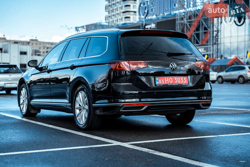 Универсал Volkswagen Passat 2021 в Киеве
