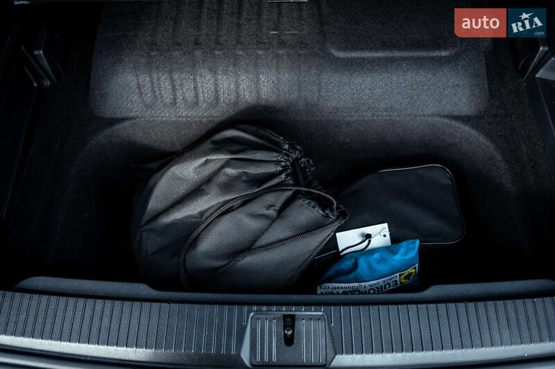 Универсал Volkswagen Passat 2021 в Киеве