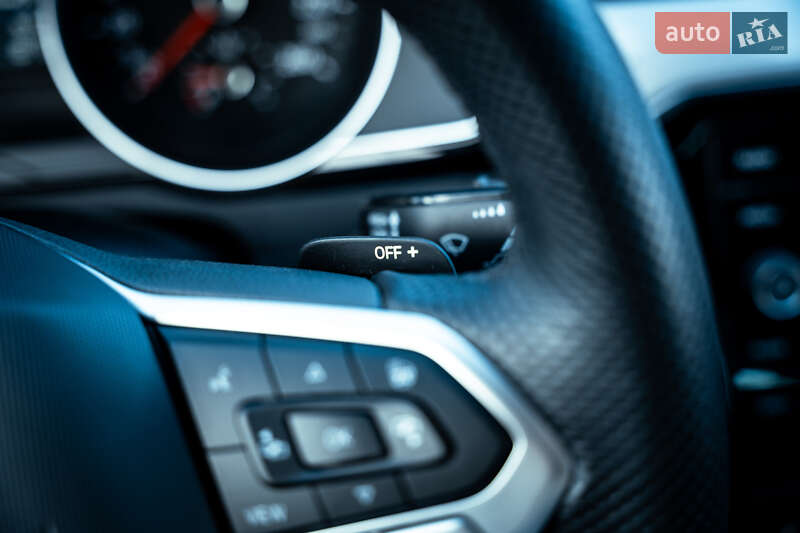 Универсал Volkswagen Passat 2021 в Киеве