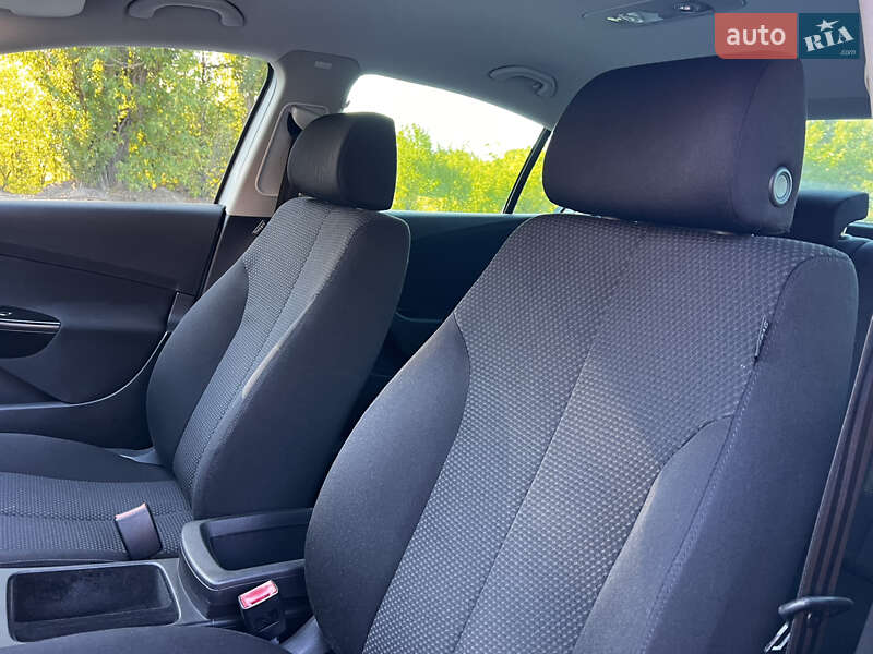 Седан Volkswagen Passat 2006 в Лубнах