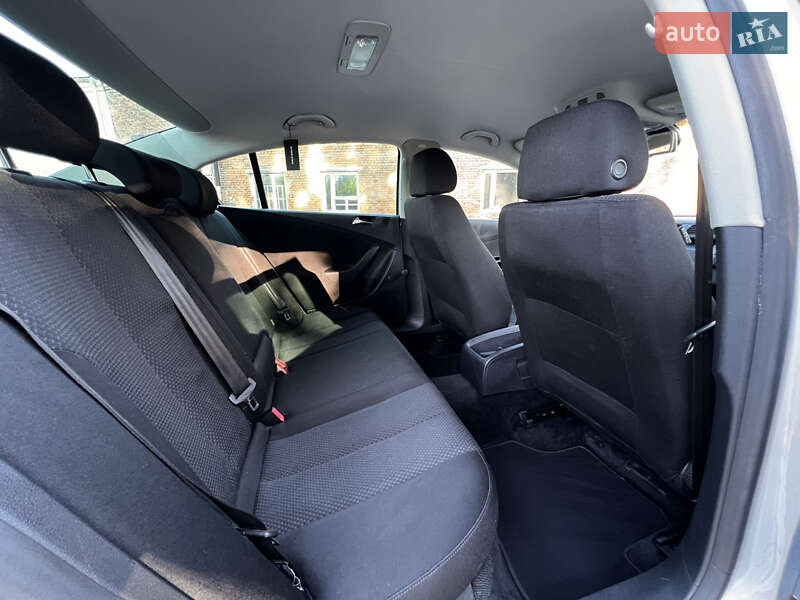 Седан Volkswagen Passat 2006 в Лубнах