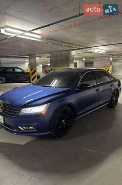 Седан Volkswagen Passat 2016 в Києві