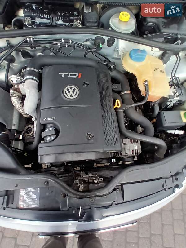 Седан Volkswagen Passat 1998 в Бродах