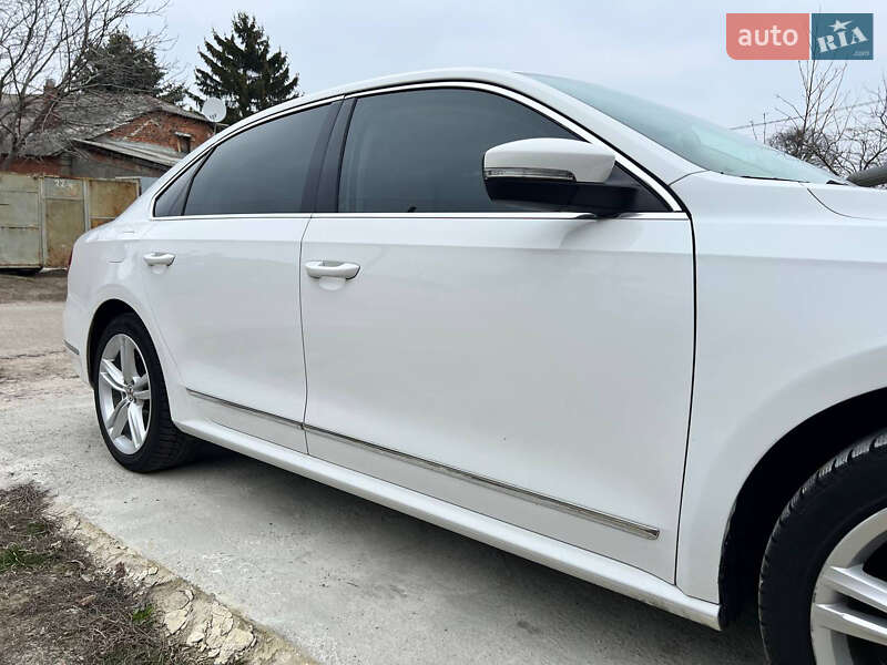 Седан Volkswagen Passat 2012 в Харькове