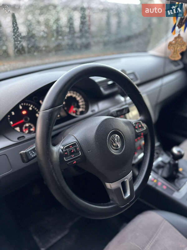 Универсал Volkswagen Passat 2011 в Золочеве фото 16 Универсал Volkswagen Passat 2011 в Золочеве