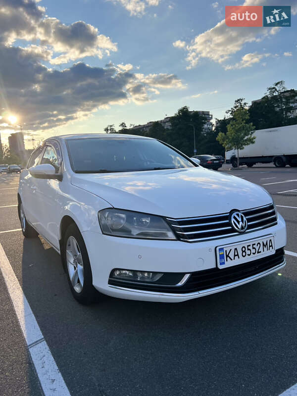 Седан Volkswagen Passat 2013 в Киеве фото 3 Седан Volkswagen Passat 2013 в Киеве