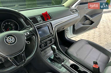 Седан Volkswagen Passat 2015 в 
