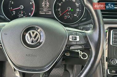 Седан Volkswagen Passat 2015 в 