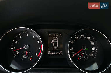 Седан Volkswagen Passat 2015 в 