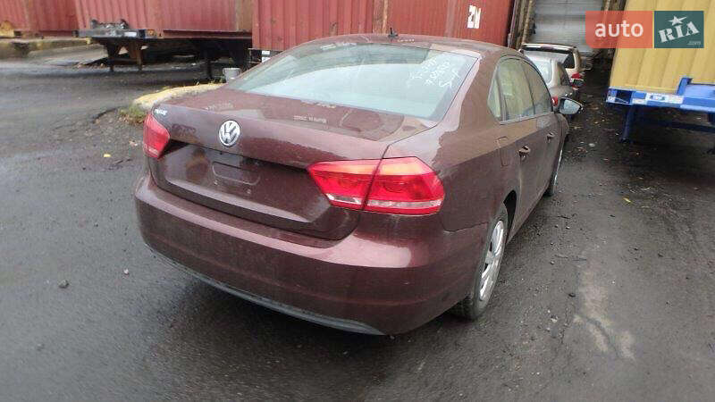 Седан Volkswagen Passat 2012 в Киеве фото 6 Седан Volkswagen Passat 2012 в Киеве