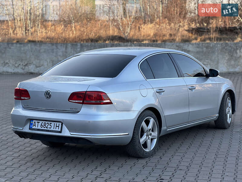 Седан Volkswagen Passat 2012 в Ивано-Франковске