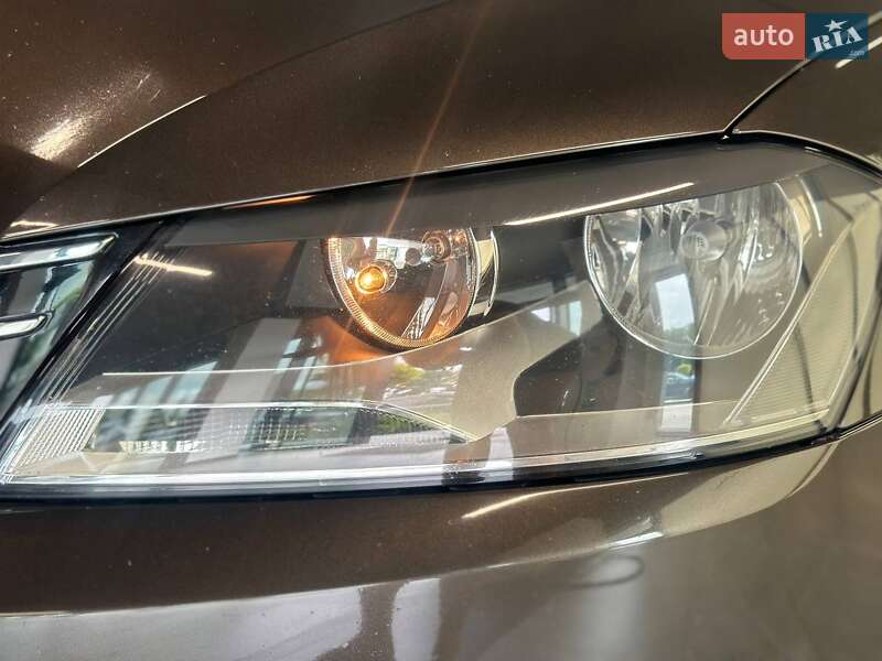 Седан Volkswagen Passat 2013 в Львове