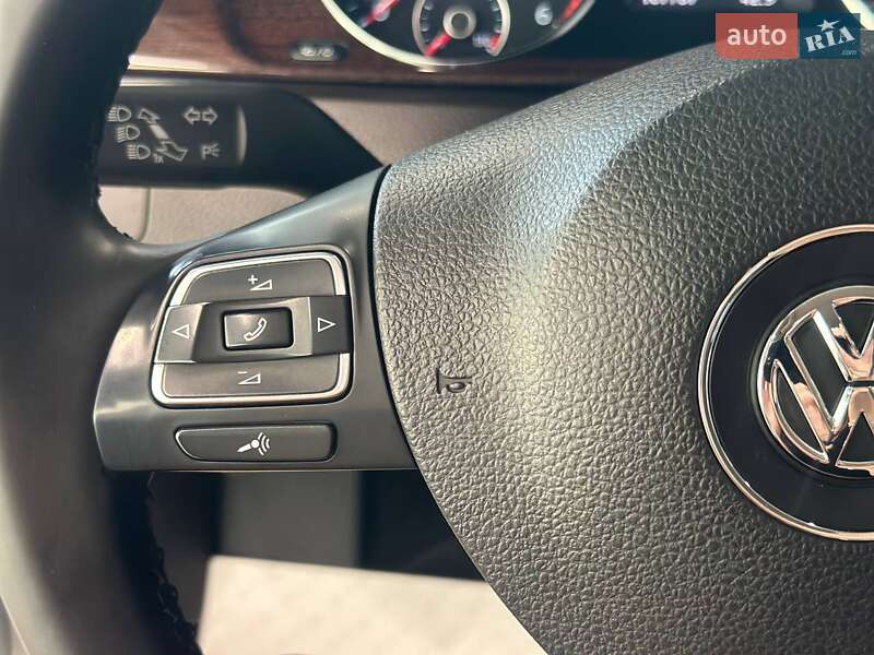 Седан Volkswagen Passat 2013 в Львове
