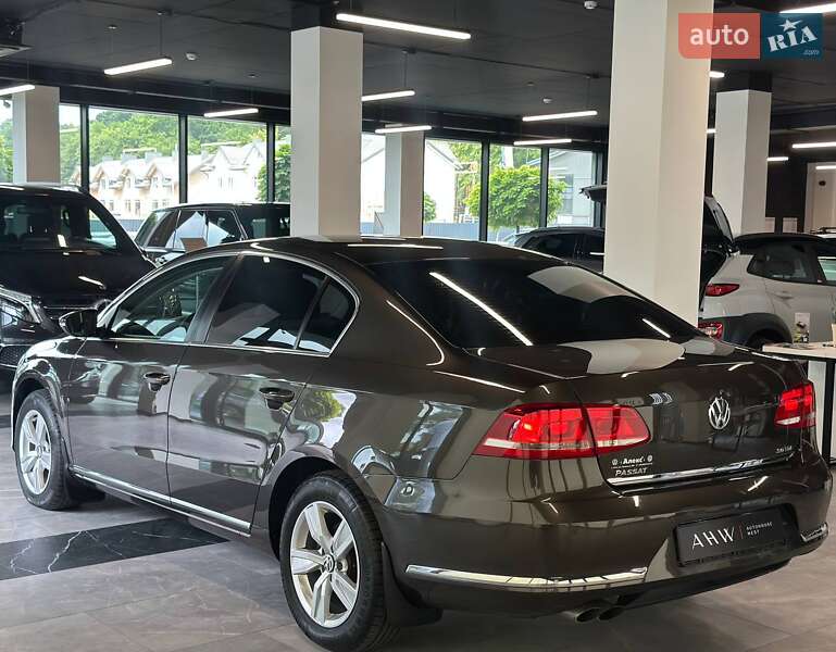 Седан Volkswagen Passat 2013 в Львове