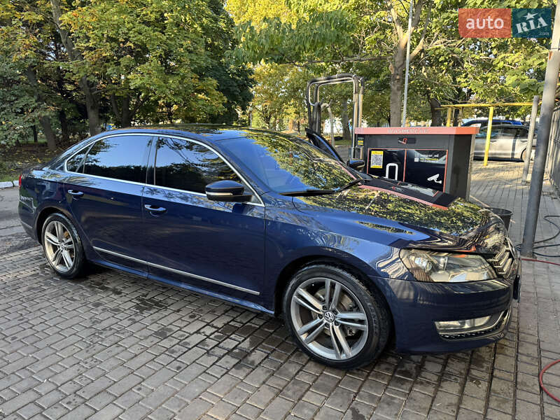 Седан Volkswagen Passat 2014 в Одессе