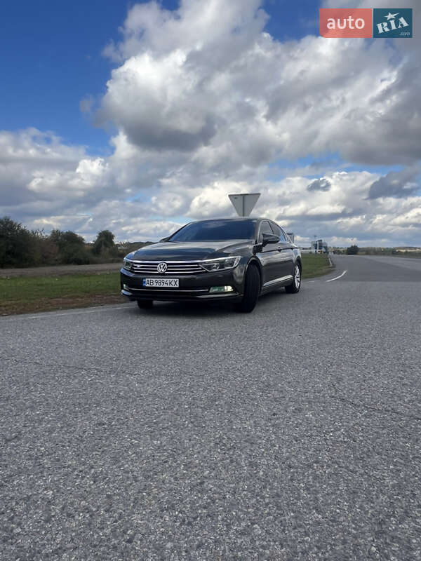 Седан Volkswagen Passat 2016 в Немирове