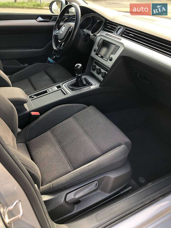 Универсал Volkswagen Passat 2015 в Стрые