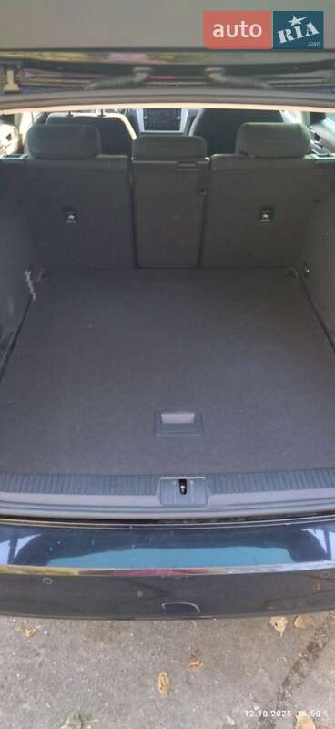 Универсал Volkswagen Passat 2018 в Киеве