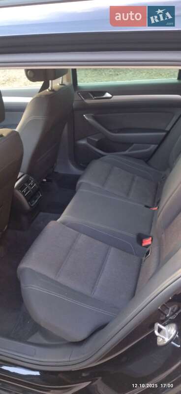 Универсал Volkswagen Passat 2018 в Киеве