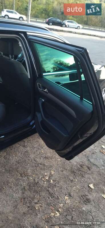 Универсал Volkswagen Passat 2018 в Киеве