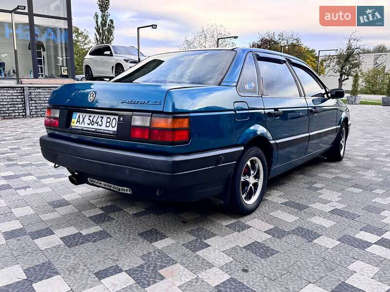Седан Volkswagen Passat 1991 в Харькове