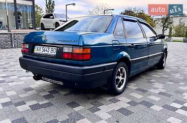Седан Volkswagen Passat 1991 в 