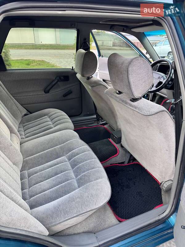 Седан Volkswagen Passat 1991 в Харькове