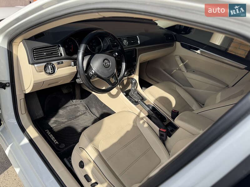 Седан Volkswagen Passat 2017 в Дніпрі