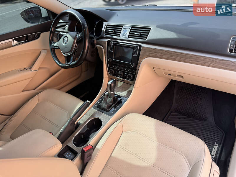 Седан Volkswagen Passat 2017 в Дніпрі