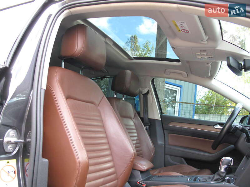 Седан Volkswagen Passat 2018 в Киеве