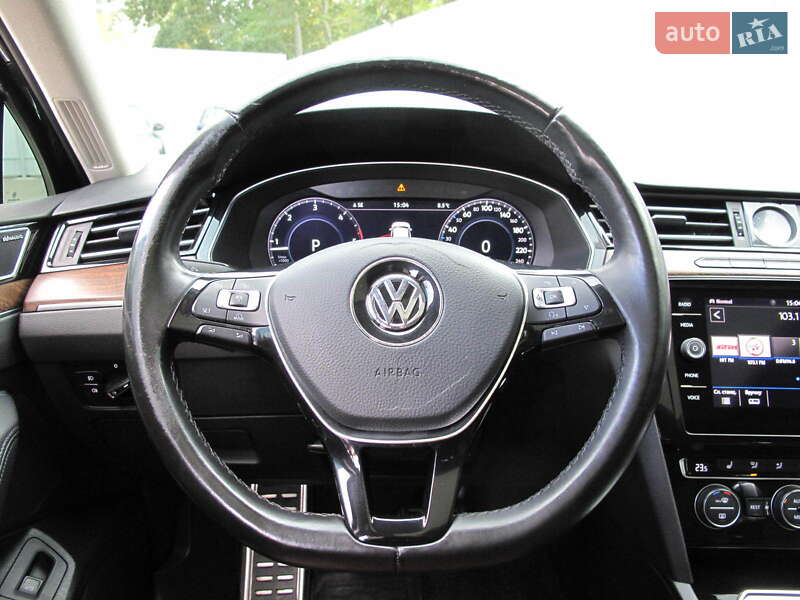 Седан Volkswagen Passat 2018 в Киеве