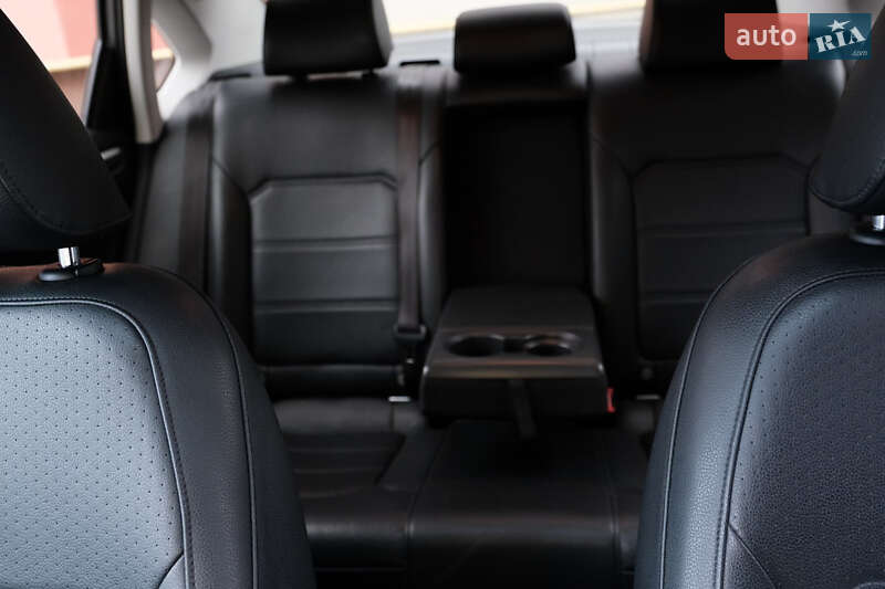 Седан Volkswagen Passat 2016 в Луцьку