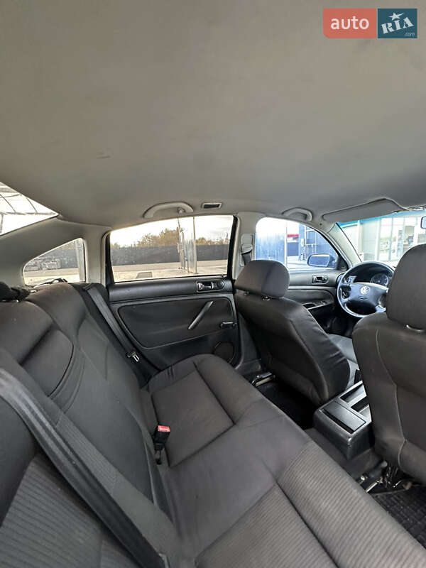 Седан Volkswagen Passat 2002 в Летичіві