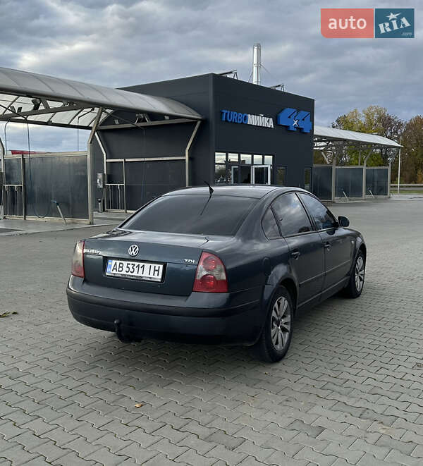 Седан Volkswagen Passat 2002 в Летичіві